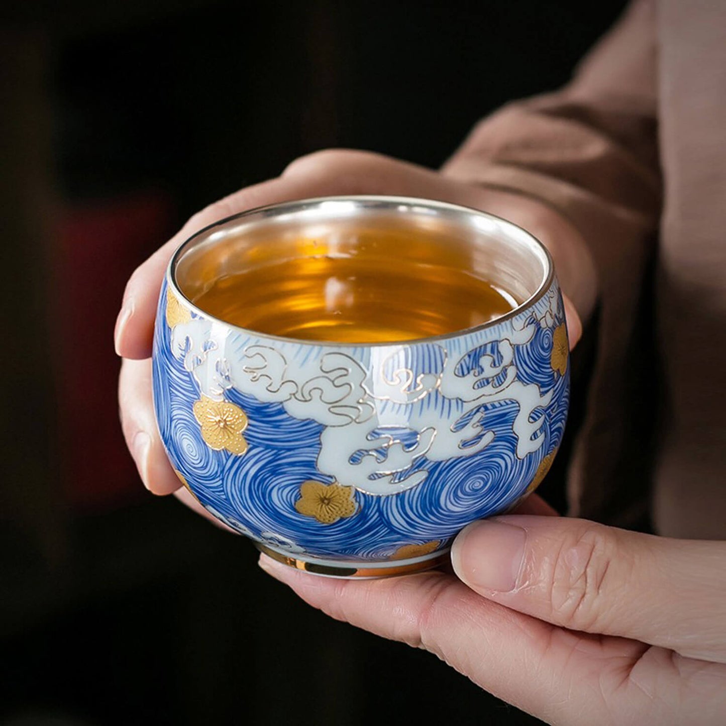 Sol-Bird's Sea Blossoms: The Silver-Lined Teacup