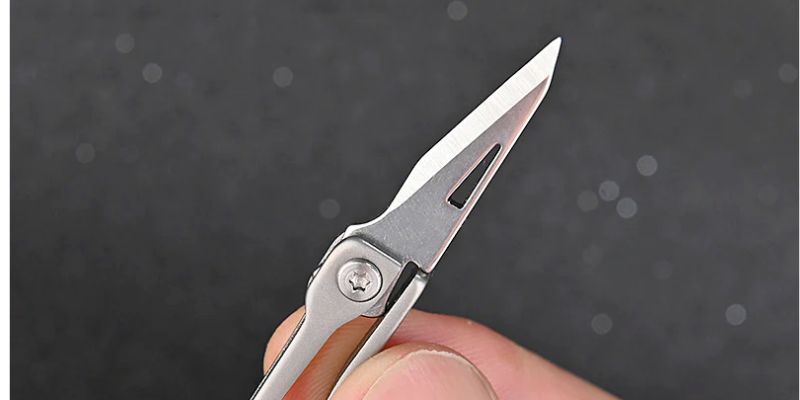 Compact Elegance: The Kranite Titanium Keychain Knife