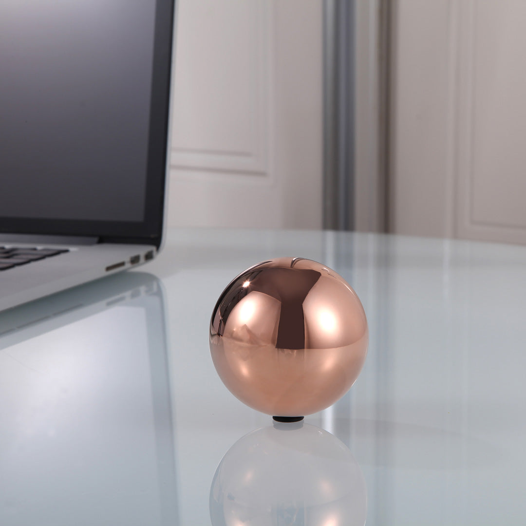 The perfect addition to any collection, this 1 kilogram solid copper sphere with mirror finish is a true masterpiece